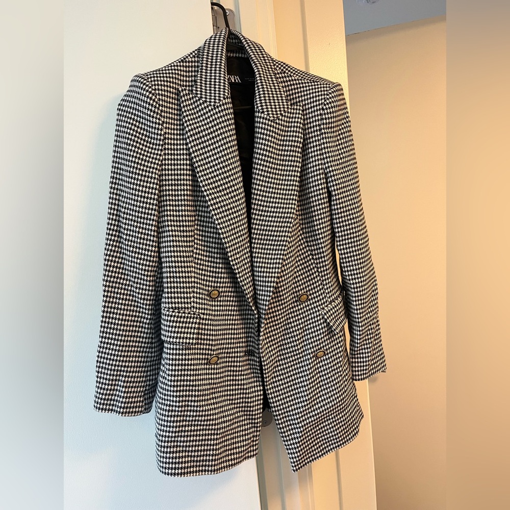Zara Monochrome Fitted Blazer
